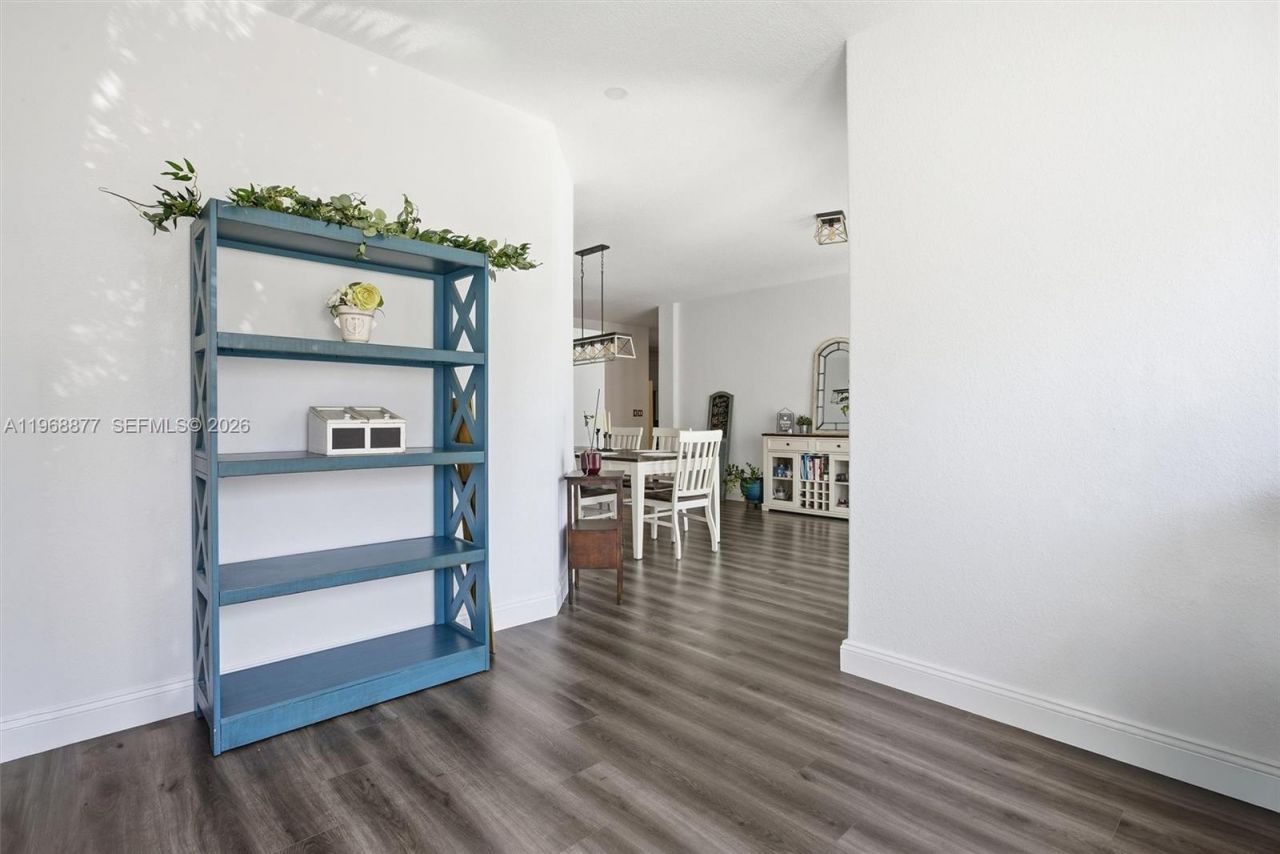 8725 NW 148th Ter, Miami Lakes, FL 33018 Photo