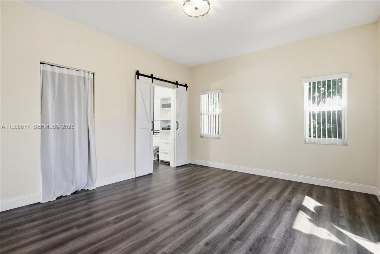 8725 NW 148th Ter, Miami Lakes, FL 33018 Photo