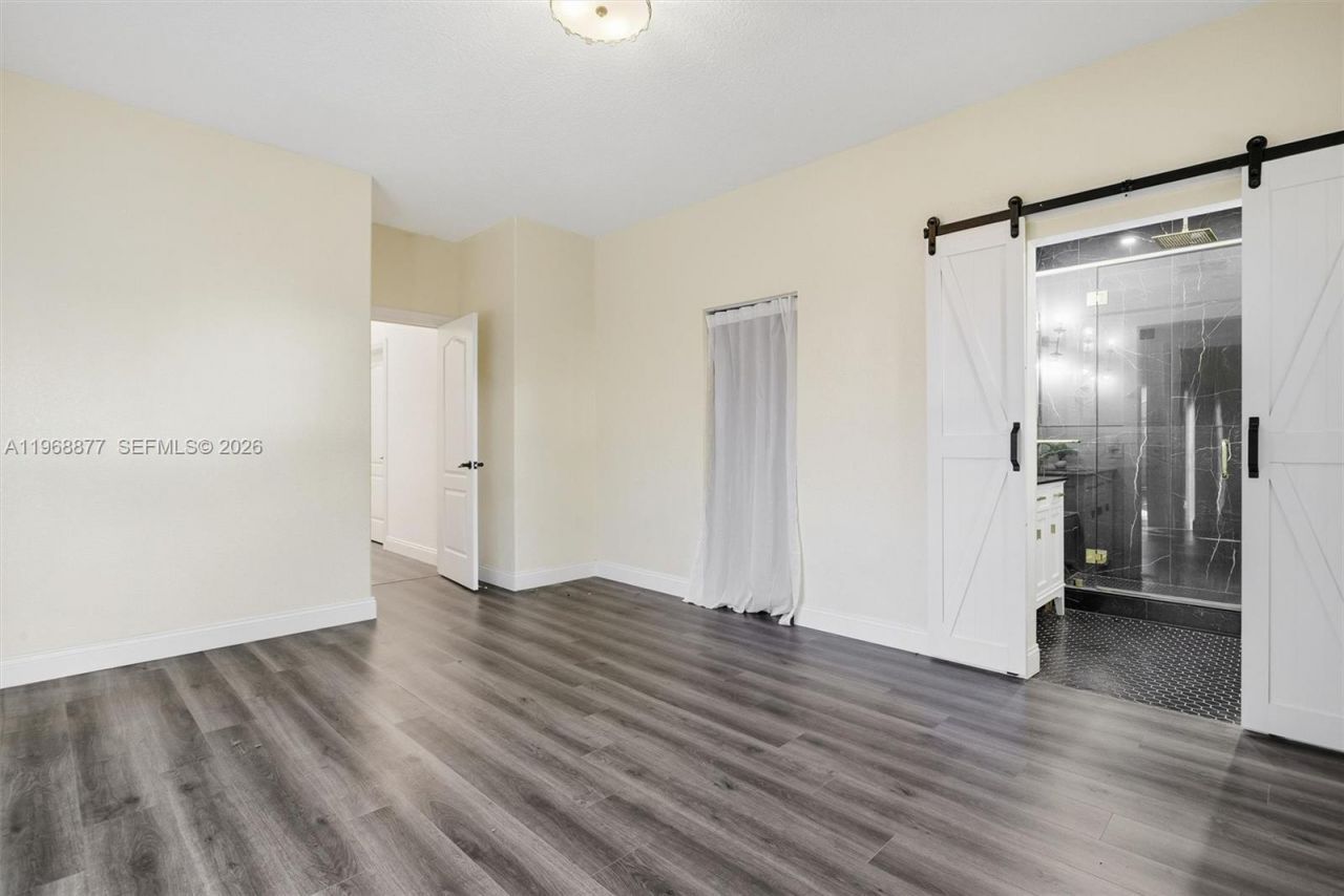 8725 NW 148th Ter, Miami Lakes, FL 33018 Photo