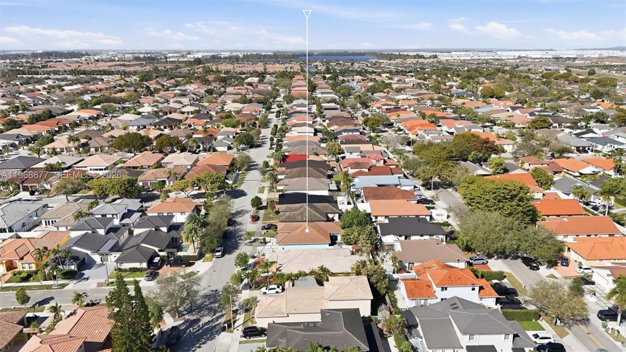 8725 NW 148th Ter, Miami Lakes, FL 33018 Photo