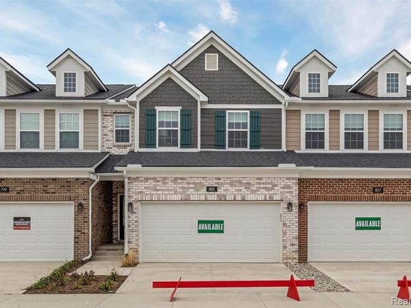 803 Balmoral Ln, Troy, MI 48085
