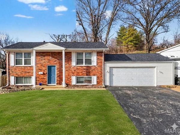 1561 Ville Martha Lane, Hazelwood, MO 63042