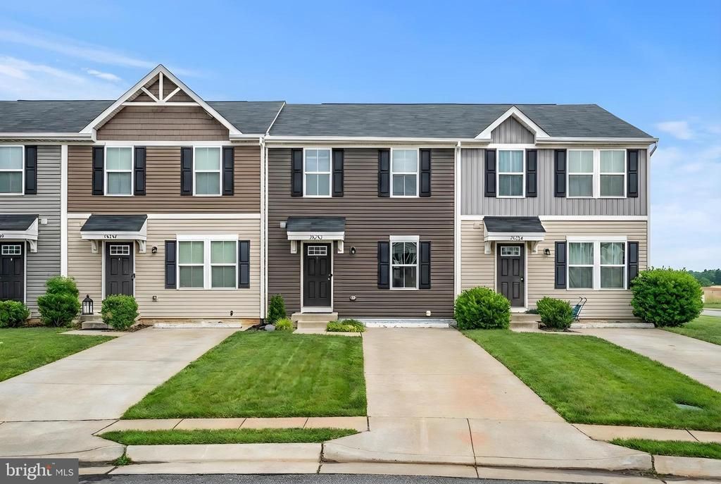 35252 Sara Court, Locust Grove, VA 22508 Main Photo