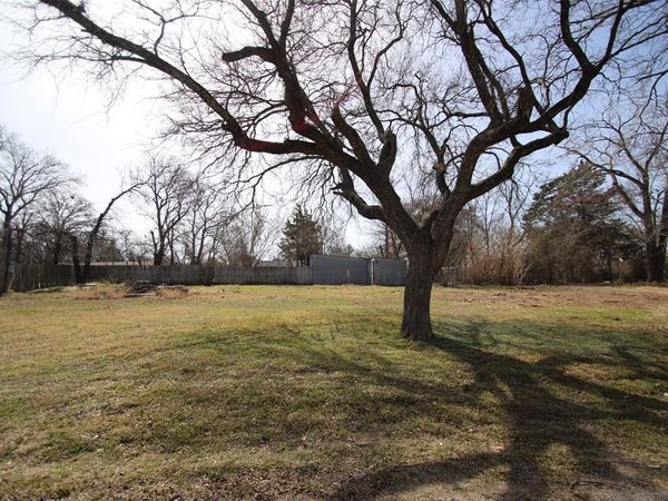 230 Sherman Drive , Pottsboro, TX 75076