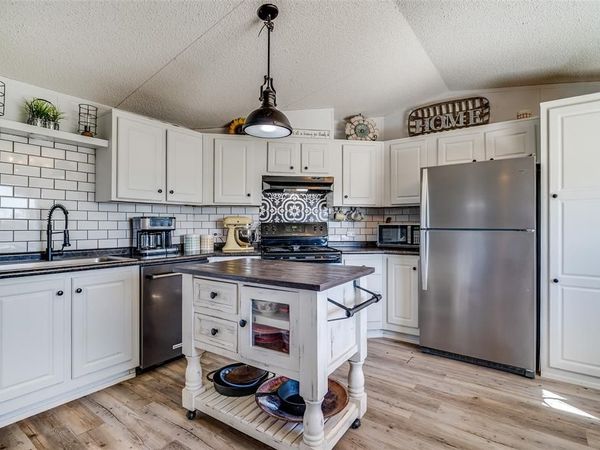 212 Farmhouse Road, Springtown, TX 76082