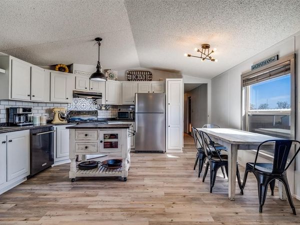 212 Farmhouse Road, Springtown, TX 76082