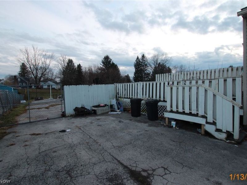 377 Coitsville Road, Campbell, OH 44405 Photo 4