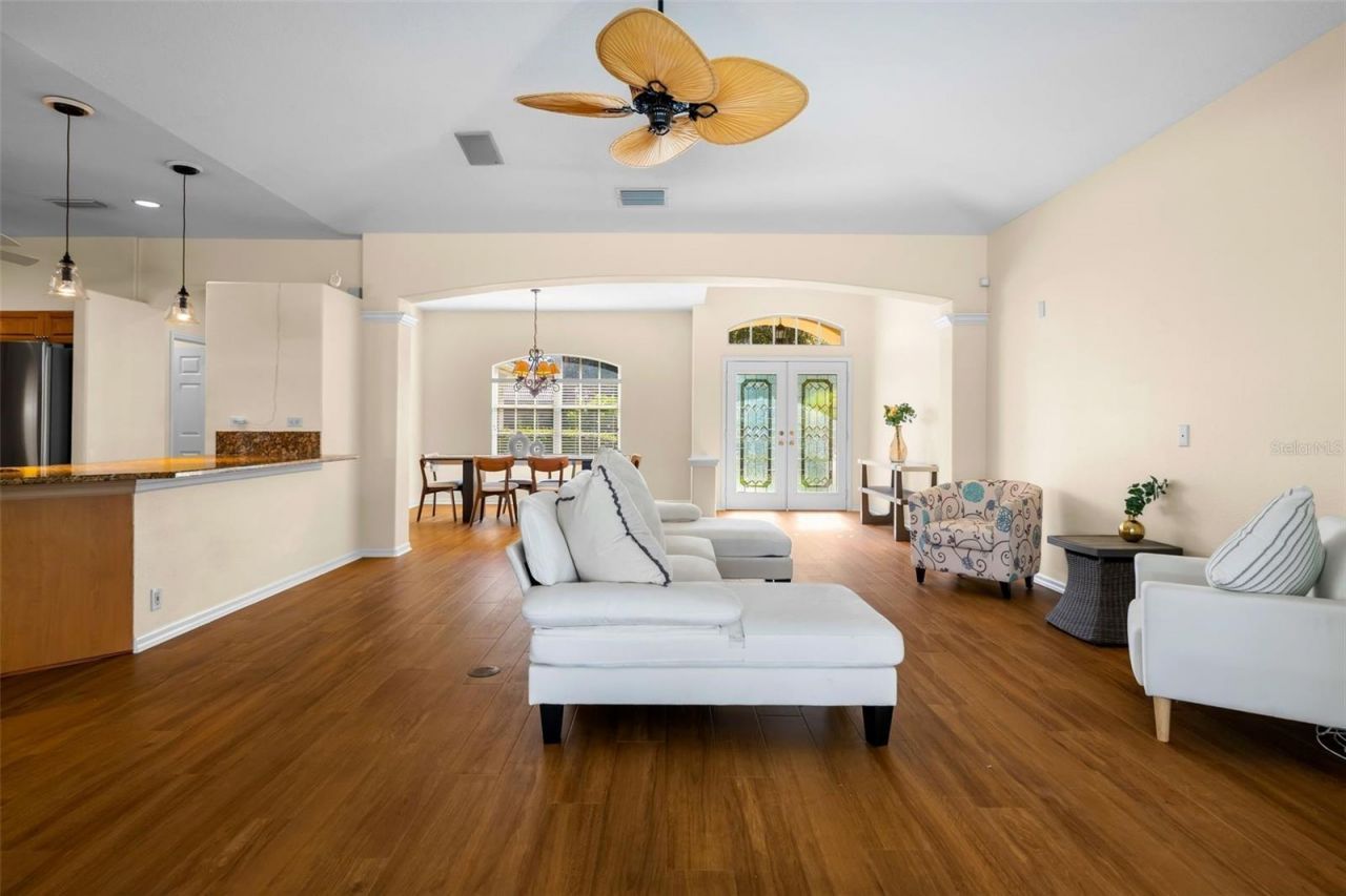 4751 Carrington Circle, Sarasota, FL 34243 Photo