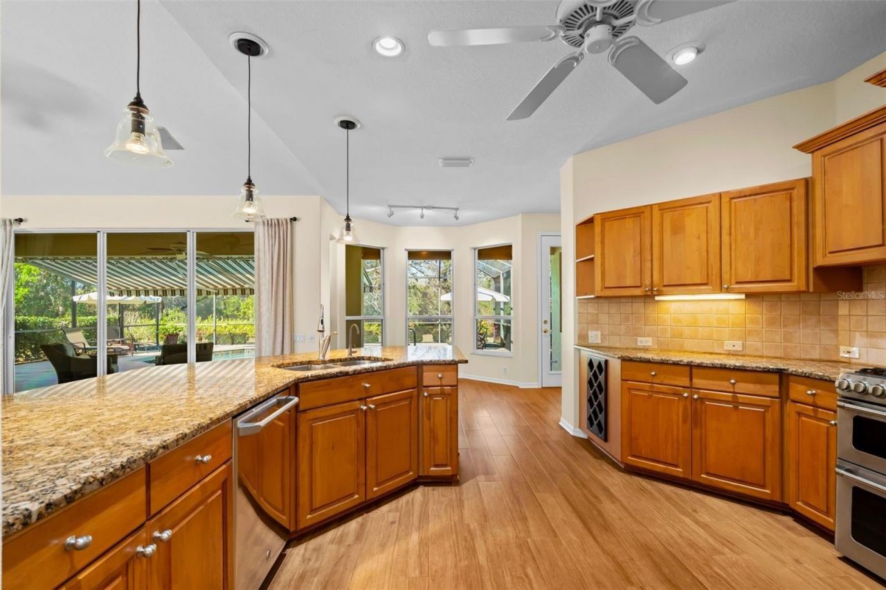 4751 Carrington Circle, Sarasota, FL 34243 Photo