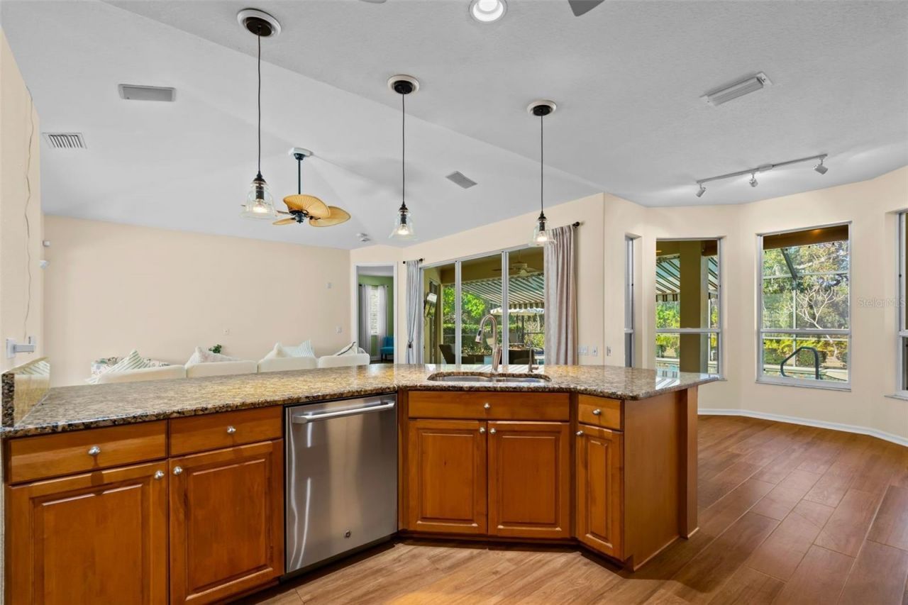 4751 Carrington Circle, Sarasota, FL 34243 Photo