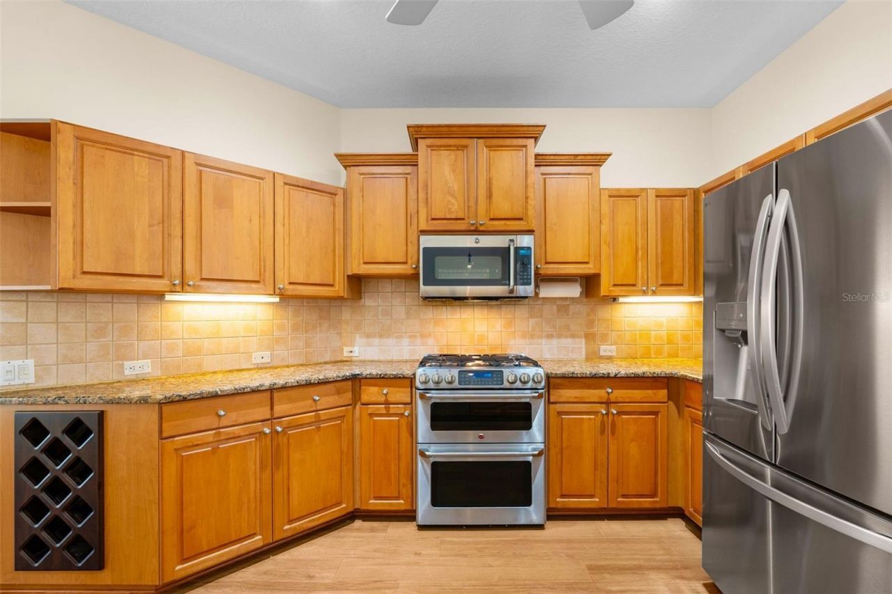 4751 Carrington Circle, Sarasota, FL 34243 Photo