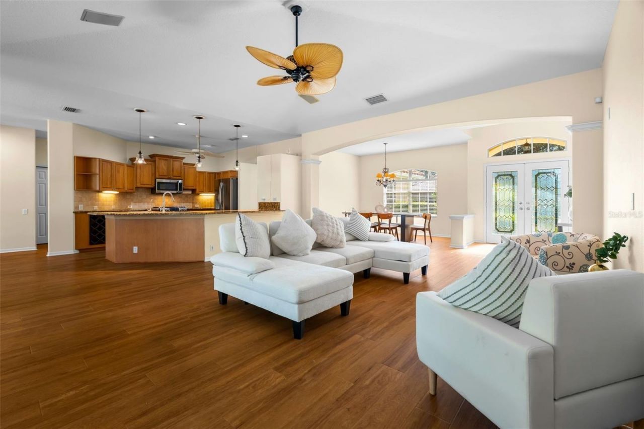 4751 Carrington Circle, Sarasota, FL 34243 Photo