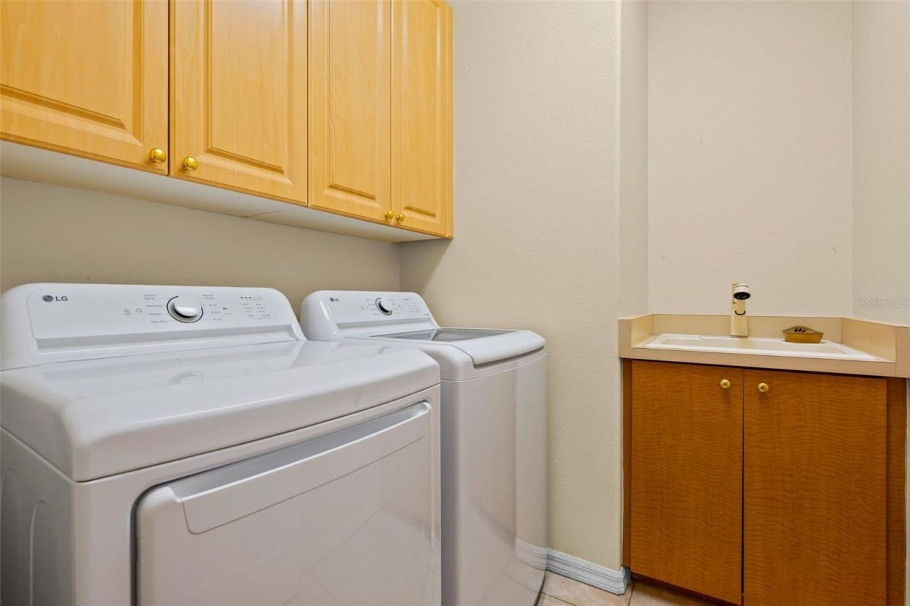 4751 Carrington Circle, Sarasota, FL 34243 Photo