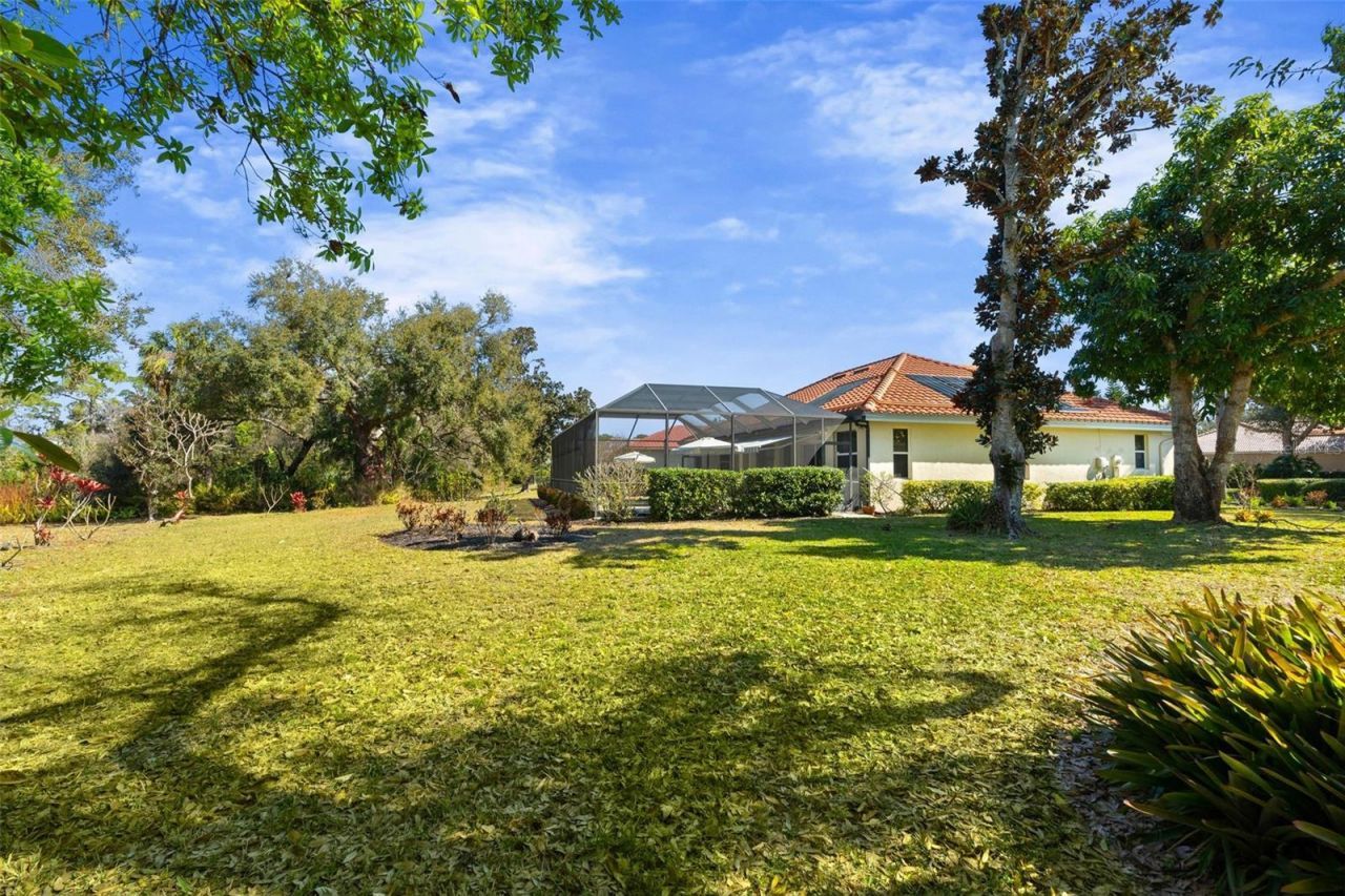 4751 Carrington Circle, Sarasota, FL 34243 Photo