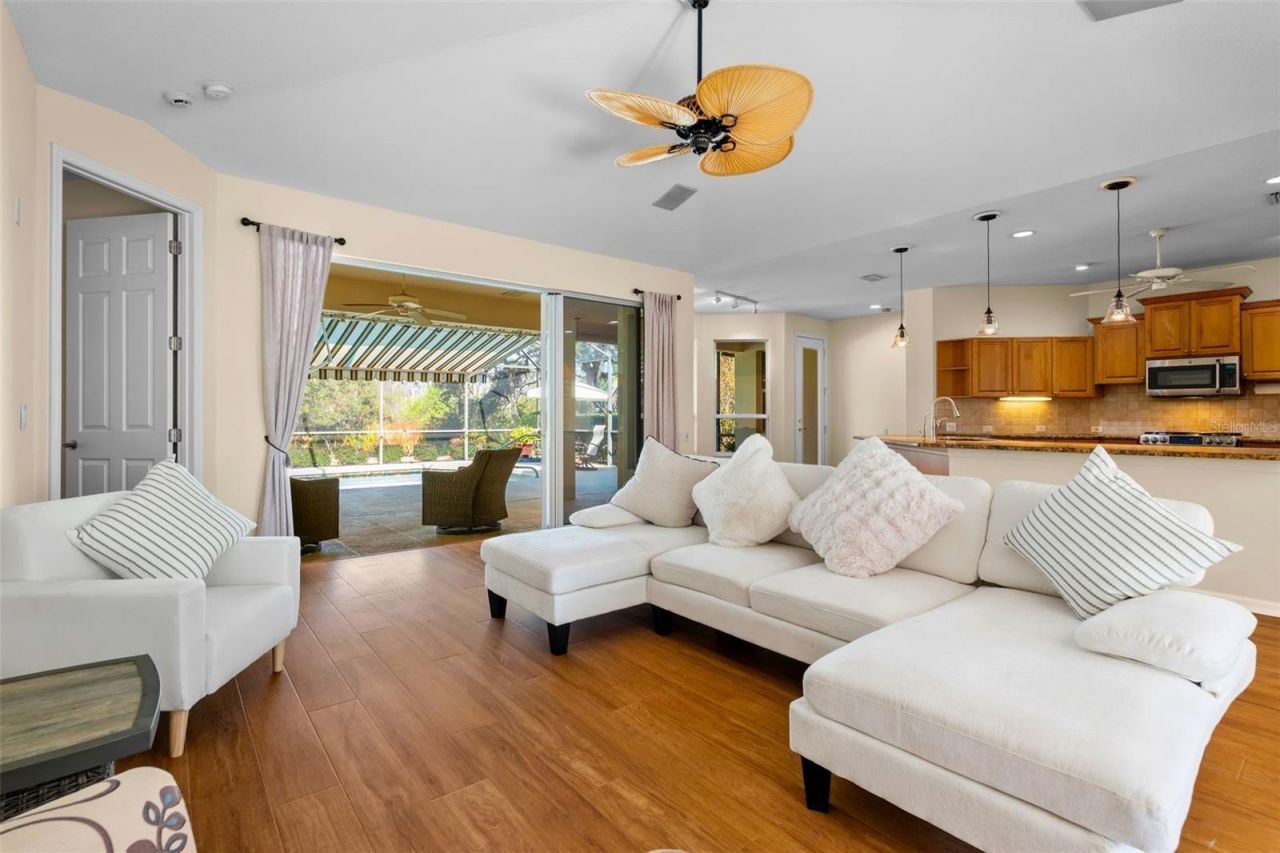 4751 Carrington Circle, Sarasota, FL 34243 Photo