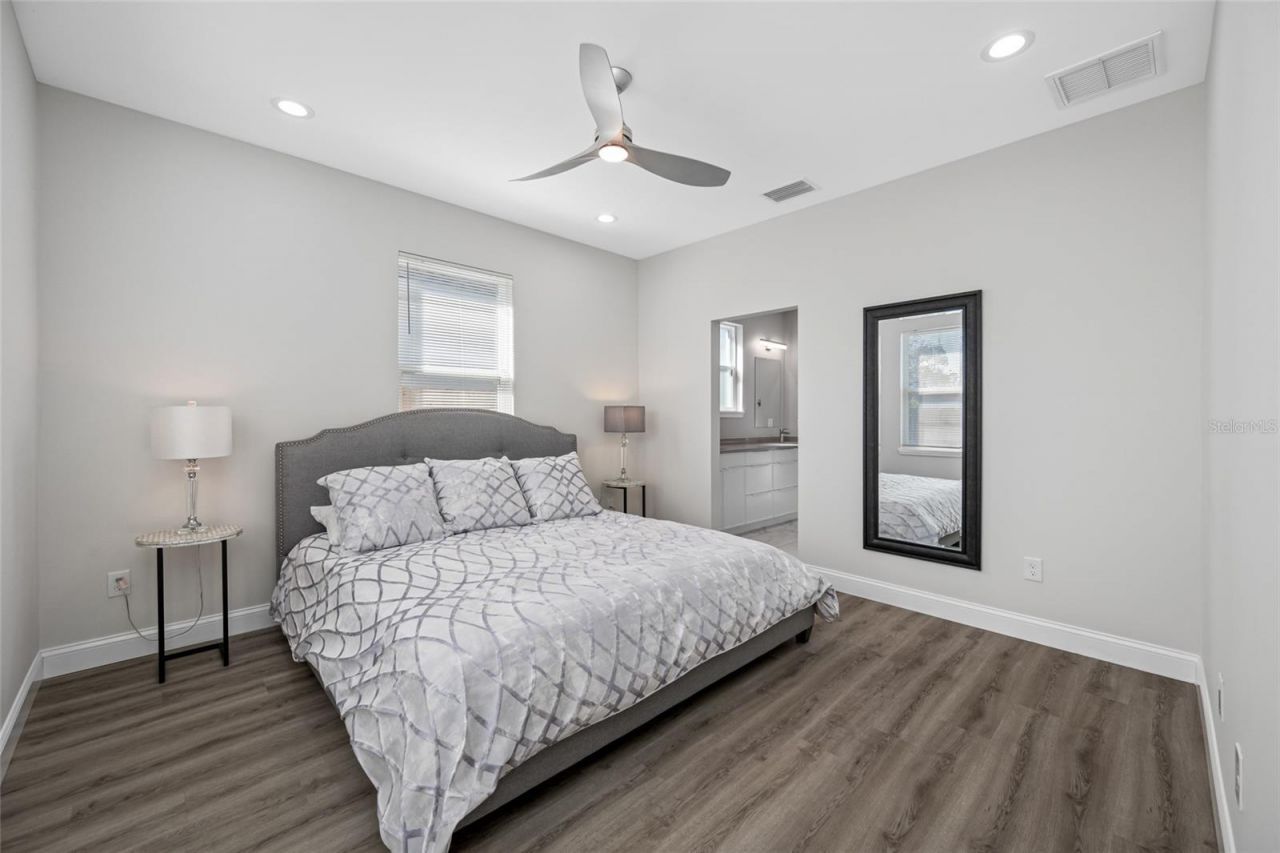 2144 43rd Terrace N, Saint Petersburg, FL 33714 Photo