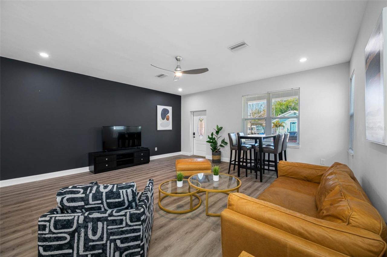 2144 43rd Terrace N, Saint Petersburg, FL 33714 Photo