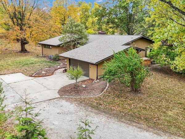 1010 Parkview Drive, Mahomet, IL 61853