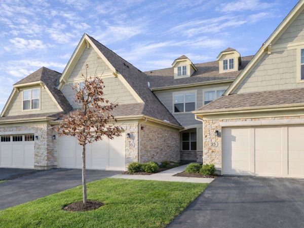 35 Woodland Trail, Lincolnshire, IL 60069