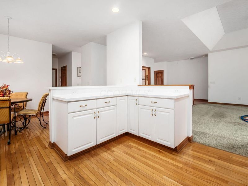 895 Linworth Village Drive , Columbus, OH 43235 Photo 11