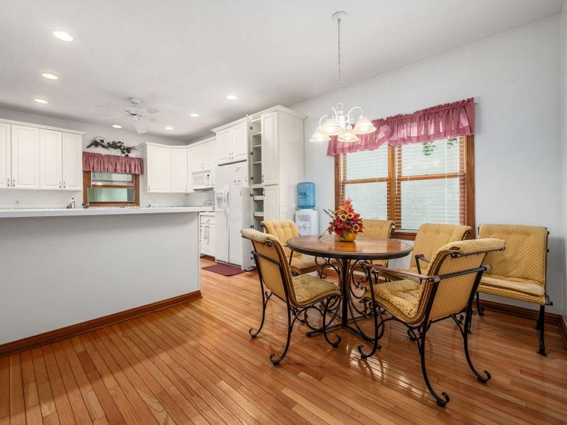 895 Linworth Village Drive , Columbus, OH 43235 Photo 14