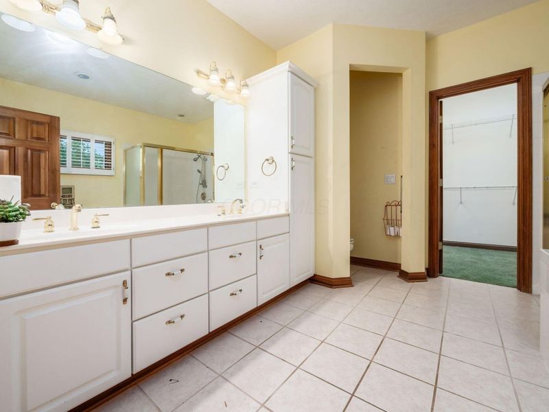 895 Linworth Village Drive , Columbus, OH 43235 Photo 23