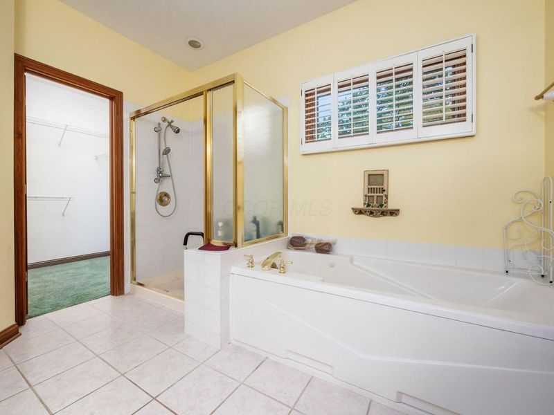 895 Linworth Village Drive , Columbus, OH 43235 Photo 24