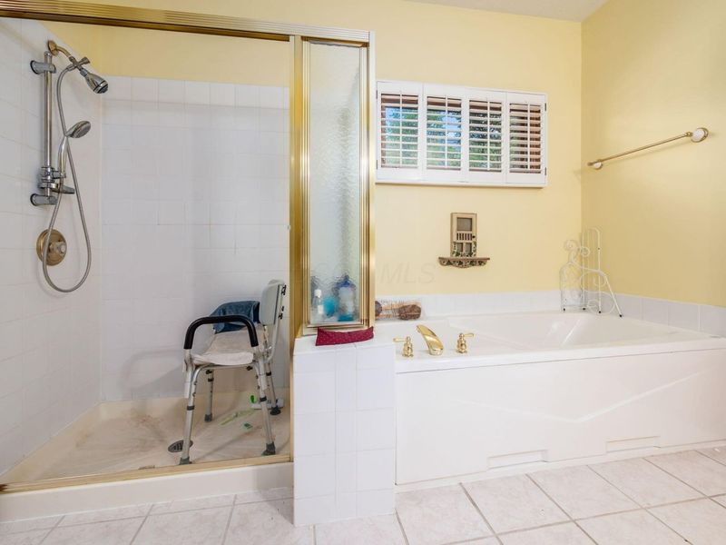 895 Linworth Village Drive , Columbus, OH 43235 Photo 25