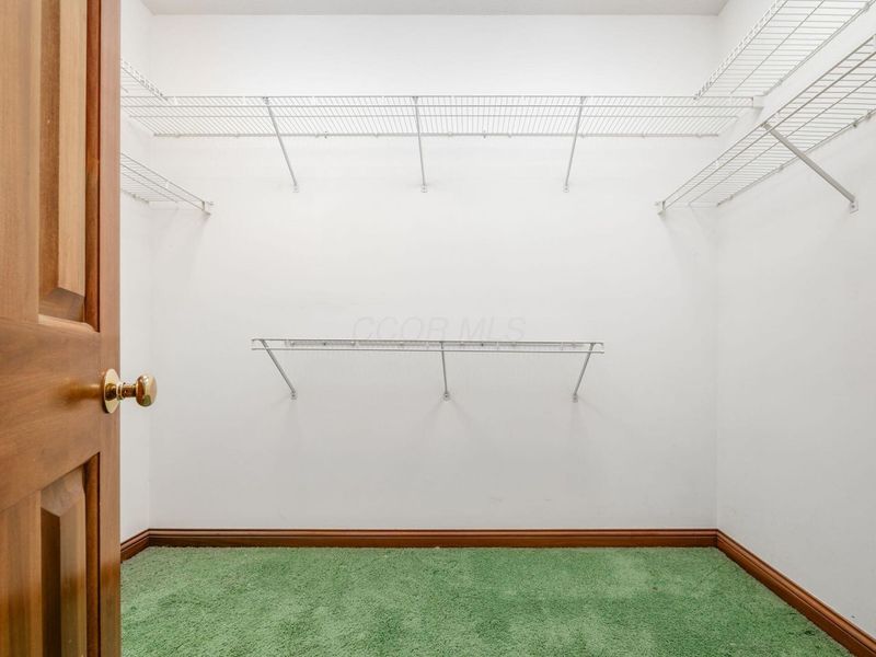 895 Linworth Village Drive , Columbus, OH 43235 Photo 26