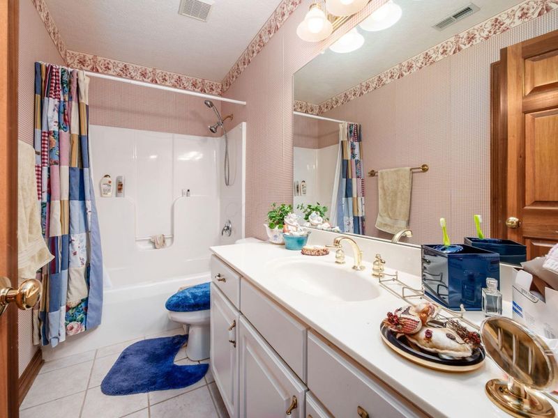 895 Linworth Village Drive , Columbus, OH 43235 Photo 30