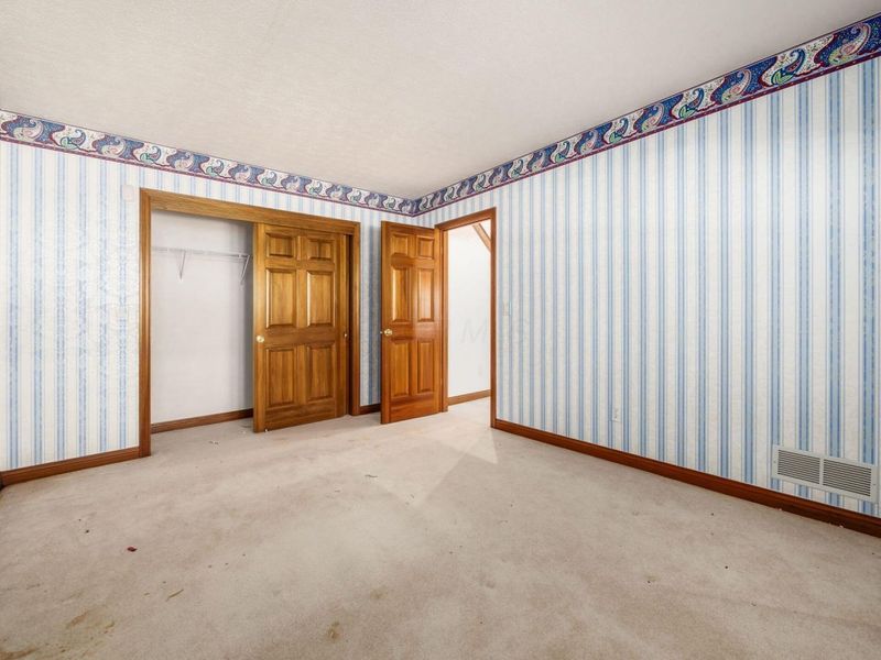 895 Linworth Village Drive , Columbus, OH 43235 Photo 34