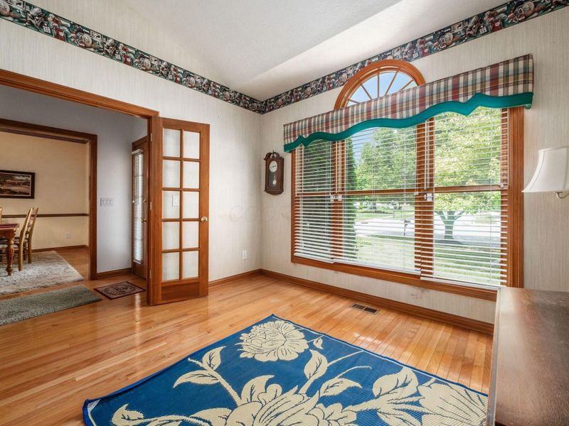 895 Linworth Village Drive , Columbus, OH 43235 Photo 7