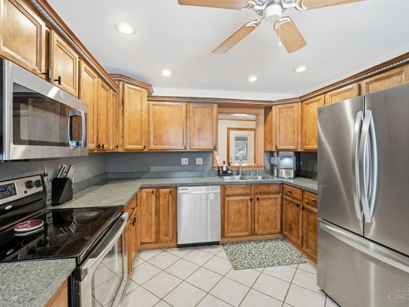 5452 Karen Avenue, Green Township, OH 45248 Photo 10