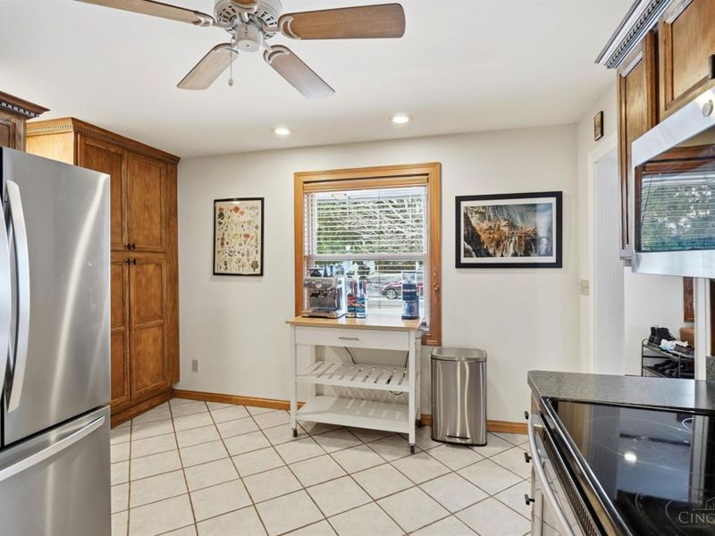 5452 Karen Avenue, Green Township, OH 45248 Photo 12