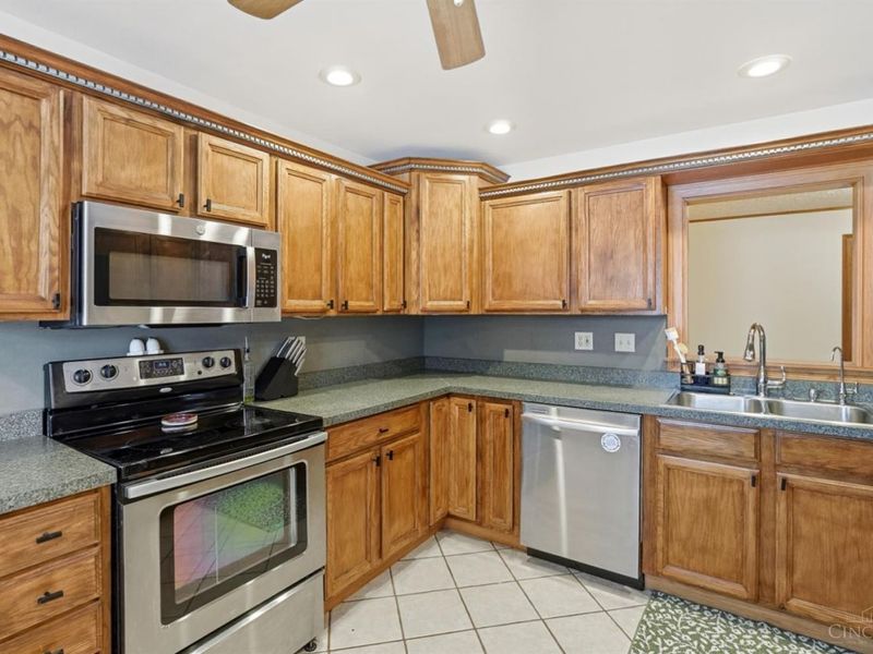 5452 Karen Avenue, Green Township, OH 45248 Photo 13