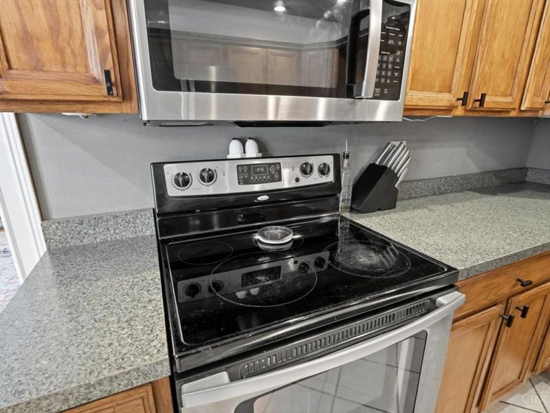 5452 Karen Avenue, Green Township, OH 45248 Photo 14