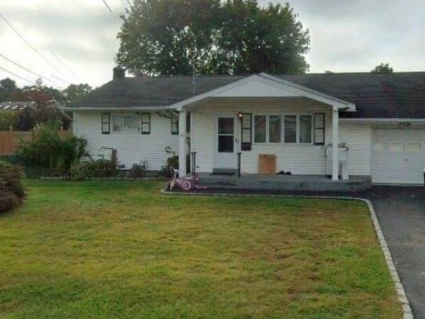 82 Clark Street, West Babylon, NY 11704