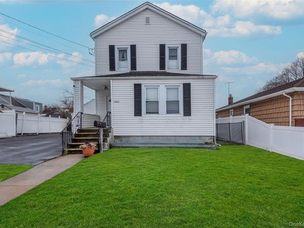 1060 Midland Street , Uniondale, NY 11553