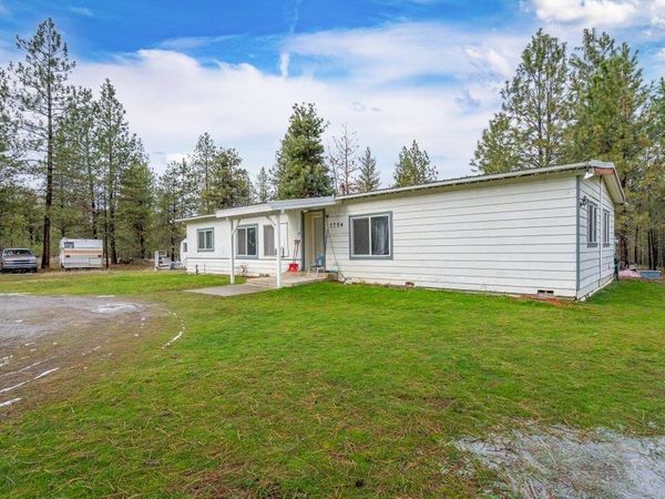 7754 Samuel St, Ford, WA 99013