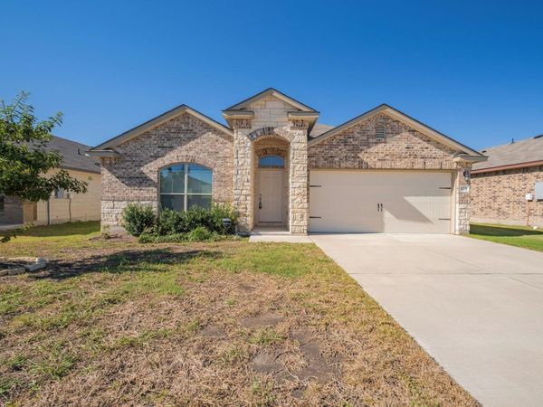 129 Plata LN, Jarrell, TX 76537