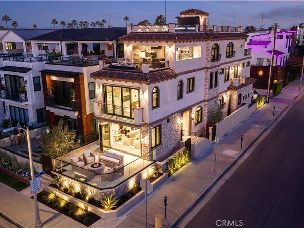 302 3rd, Huntington Beach, CA 92648