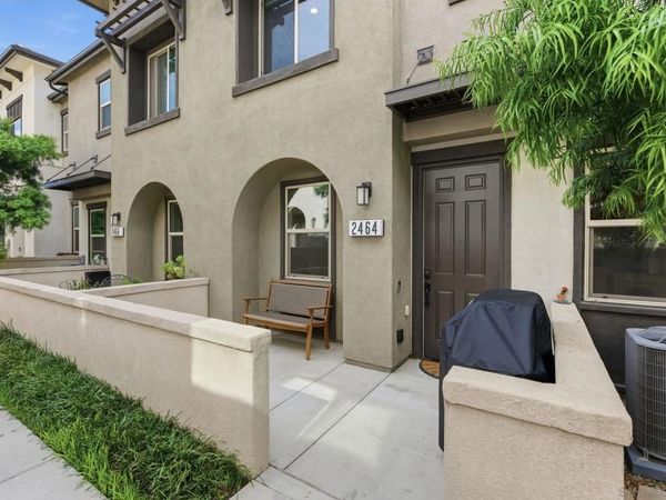 2464 Solara Lane, Vista, CA 92081