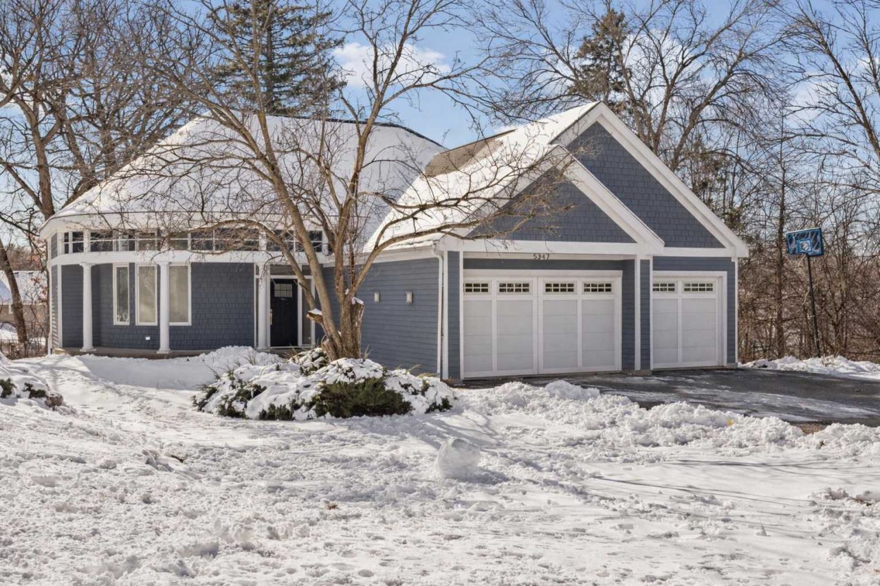 5347 Pinewood Trail Edina, MN 55436