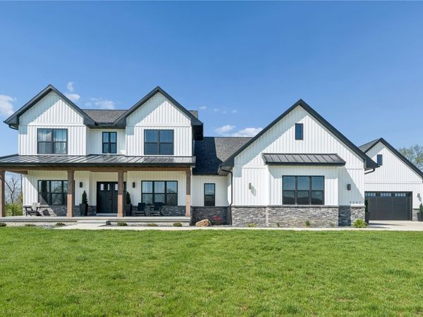 9267 Feather Ridge Pass, Cedar Rapids, IA 52411