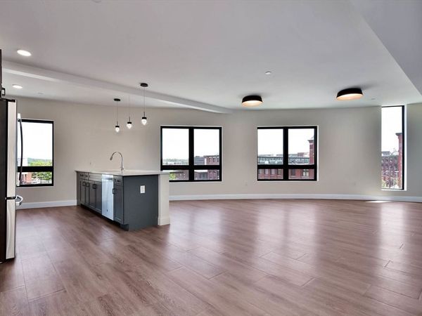 215 Canal St., Unit 3, Lawrence, MA 01840