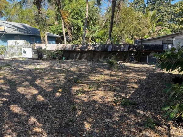 7613 NE 3rd Ave , Miami, FL 33138