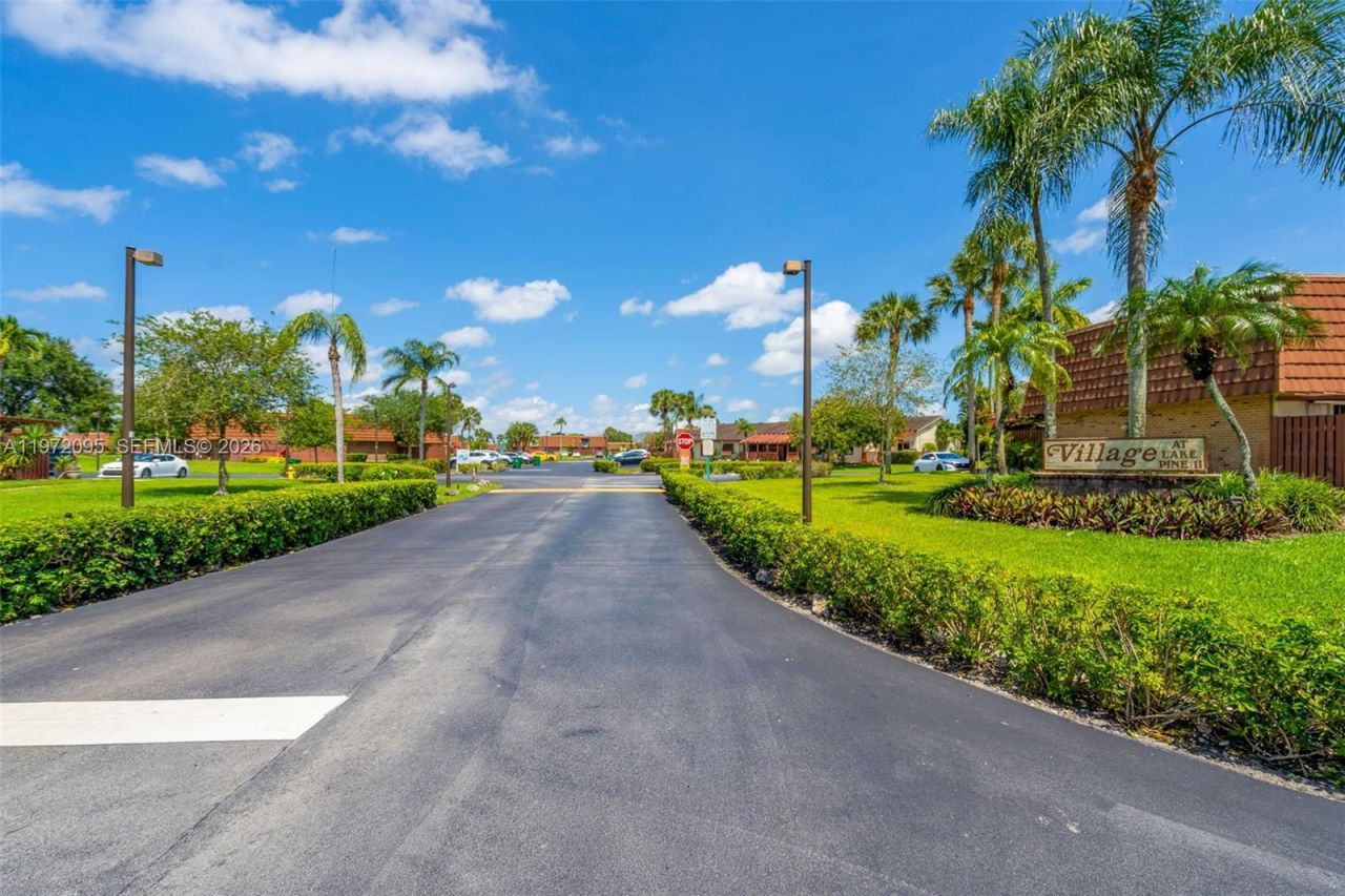 11903 SW 11th Ct , Davie, FL 33325 Photo