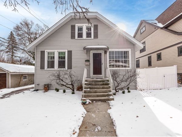 211 7th Street, Downers Grove, IL 60515