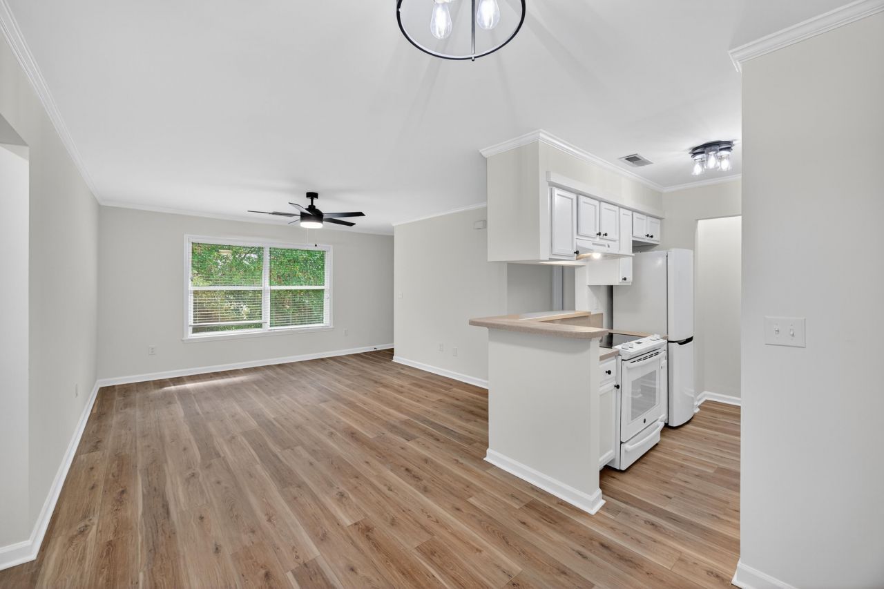 341 W Coleman Boulevard Photo 7