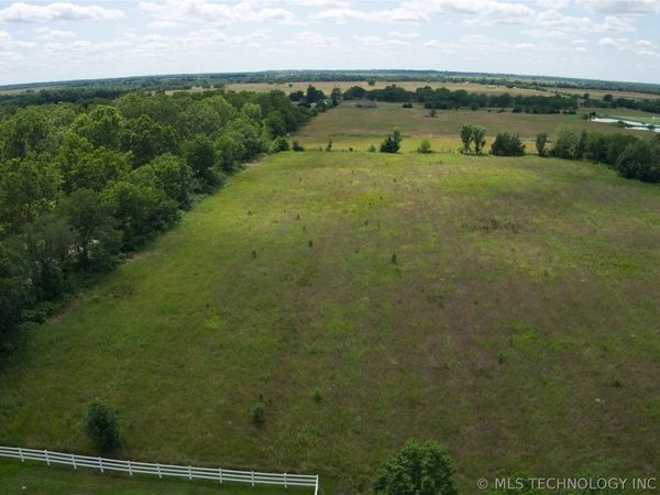 1140 S Pecan Street, Nowata, OK 74048